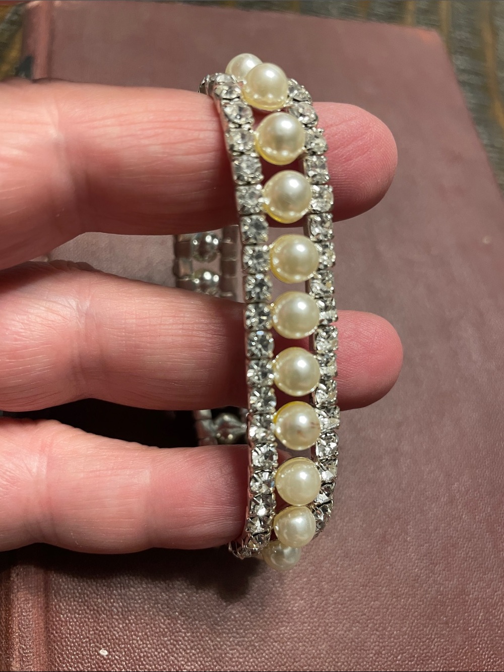 Elegant Pearl & Rhinestone Silver-Tone Stretch Bracelet - Pearl White